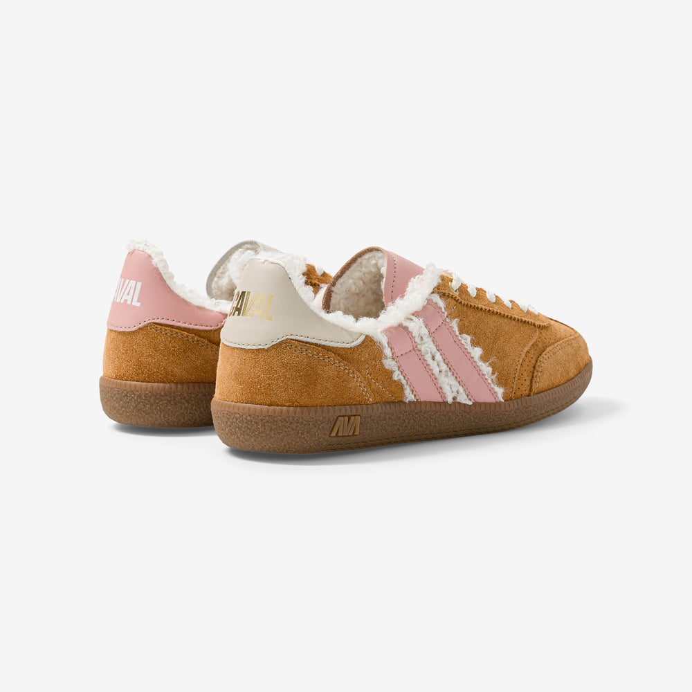 Cozy Chestnut